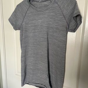 Lululemon t shirts